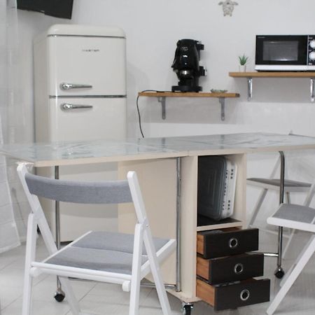 La Casa Ridente : Ischia Porto Apartment Bagian luar foto