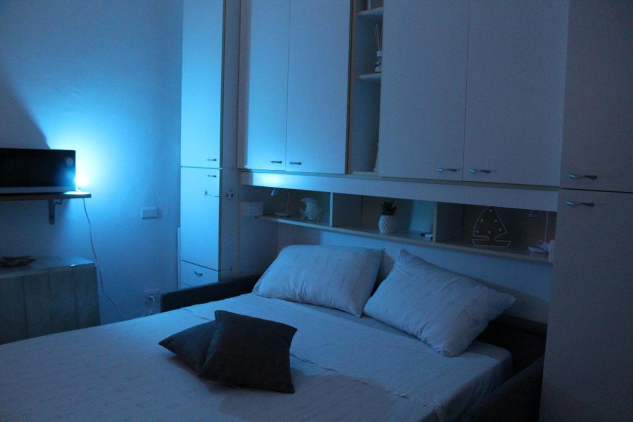 La Casa Ridente : Ischia Porto Apartment Bagian luar foto