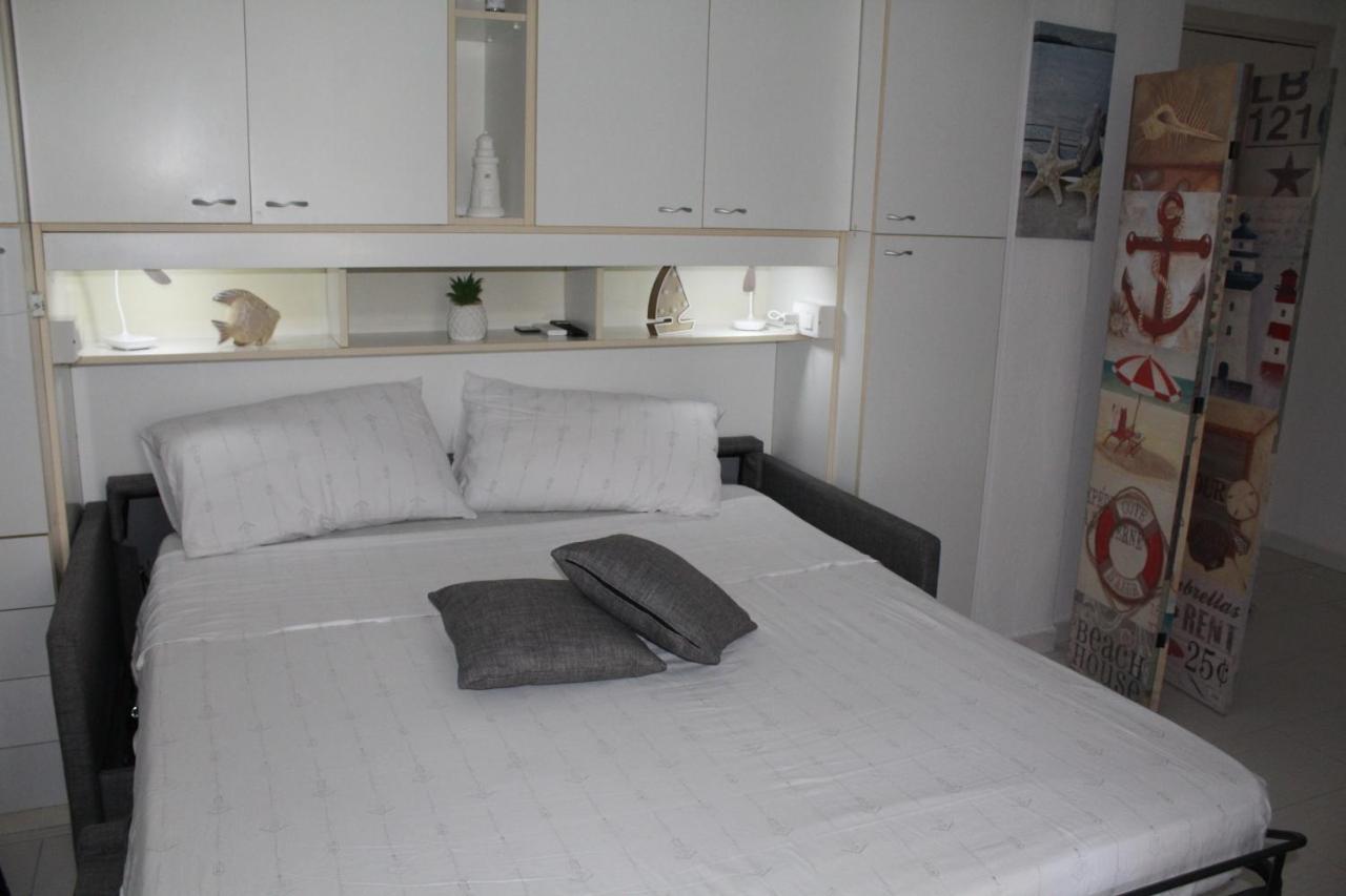 La Casa Ridente : Ischia Porto Apartment Bagian luar foto